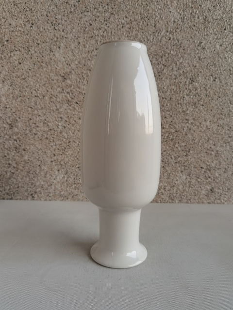 古玩陶瓷白釉盤口瓶拍賣，當(dāng)前價(jià)格220元