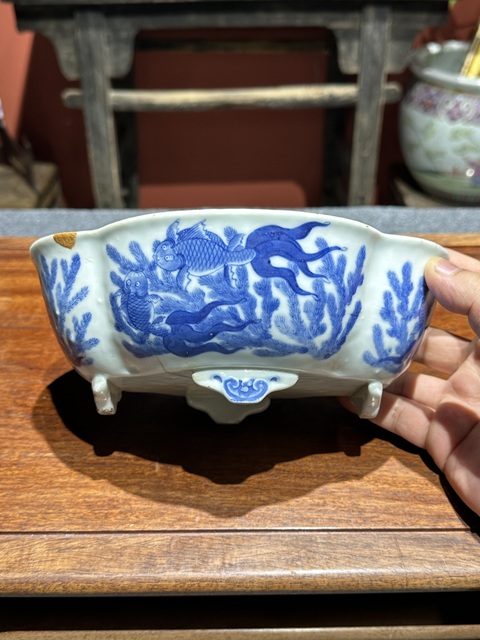 古玩陶瓷清代道光青花金玉滿堂紋高足水仙盆拍賣,當前價格8800元