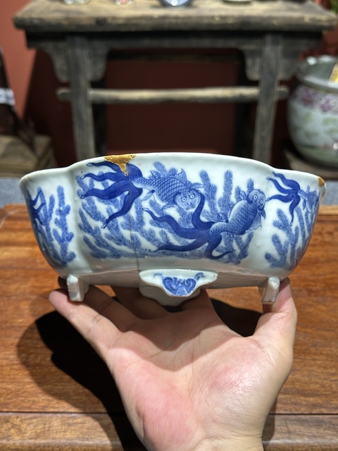 古玩陶瓷清代道光青花金玉滿堂紋高足水仙盆拍賣,當前價格8800元