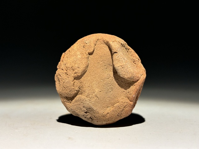 古玩雜項(xiàng)明代.六字真言擦擦(唵嘛呢叭咪吽) 觀世音菩薩心印拍賣,當(dāng)前價(jià)格0元