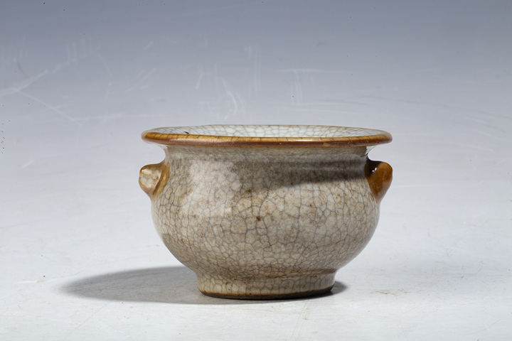 古玩陶瓷（優品）清中·哥釉雙耳爐拍賣，當前價格0元