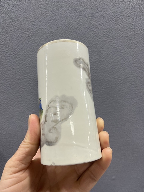 古玩陶瓷粉彩人物故事紋筆筒拍賣,當(dāng)前價格8500元