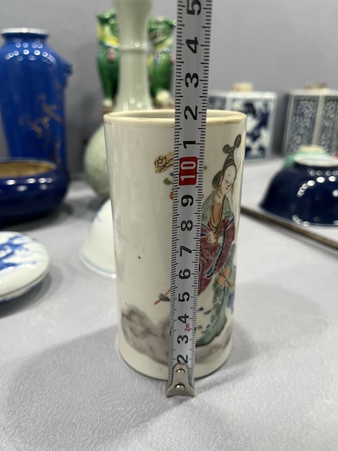 古玩陶瓷粉彩人物故事紋筆筒拍賣,當(dāng)前價格8500元