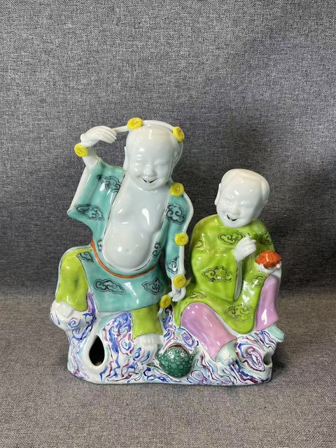 古玩陶瓷雍正粉彩和合二仙造像拍賣，當前價格18888元