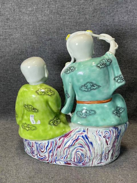 古玩陶瓷雍正粉彩和合二仙造像拍賣，當前價格18888元