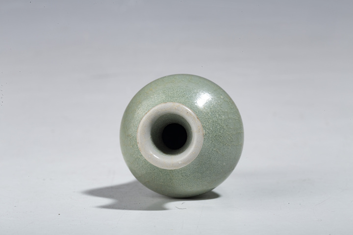 古玩陶瓷清中晚·魚籽黃釉小荸薺瓶真品鑒賞圖