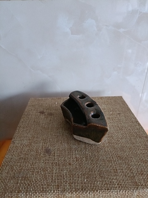 古玩陶瓷清代紫金黑釉筆插拍賣，當前價格298元