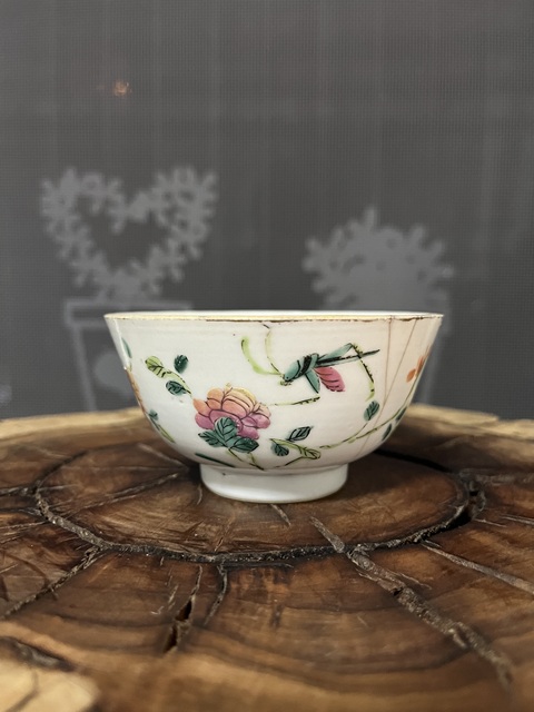 古玩陶瓷同治飛黃騰達蟲草花卉紋粉彩杯拍賣，當前價格258元