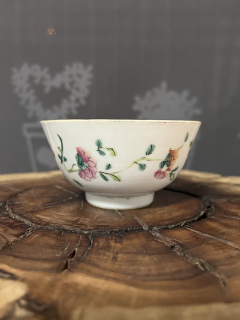 古玩陶瓷同治飛黃騰達蟲草花卉紋粉彩杯拍賣，當前價格258元