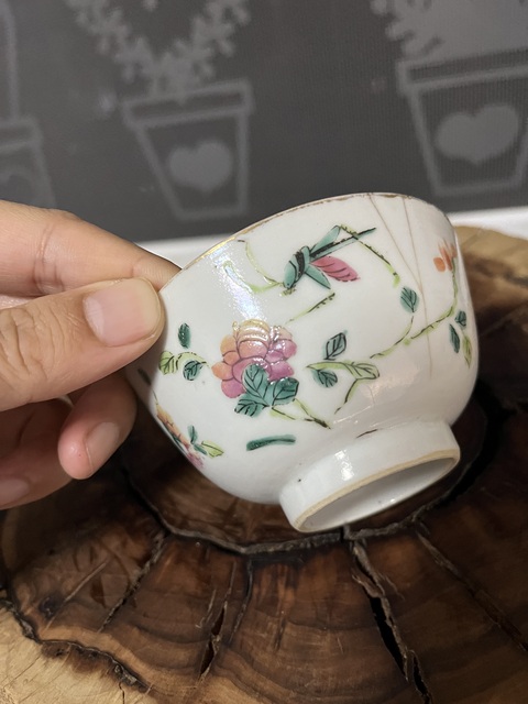 古玩陶瓷同治飛黃騰達蟲草花卉紋粉彩杯拍賣，當前價格258元