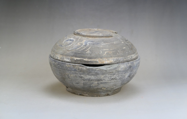 古玩陶瓷館藏級:漢代彩繪陶蓋盒拍賣，當前價格598元