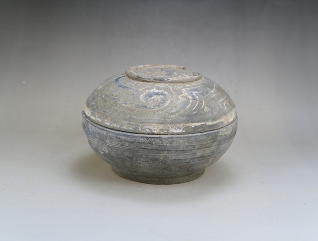 古玩陶瓷館藏級:漢代彩繪陶蓋盒拍賣，當前價格598元