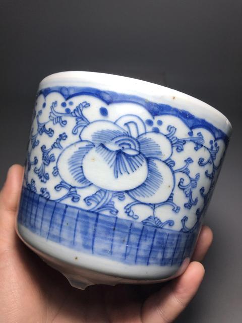 古玩陶瓷清中期,青花淡描花卉紋香爐拍賣,當前價格2000元