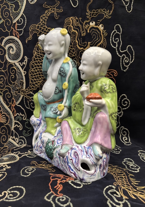 古玩陶瓷雍正粉彩和合二仙造像拍賣，當前價格18888元