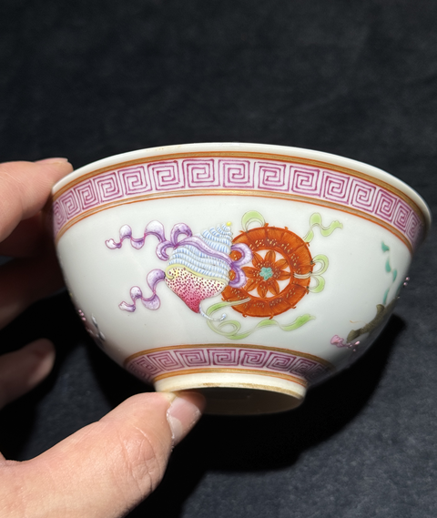 古玩陶瓷粉彩描金八寶紋小碗(老胎后加彩)拍賣,當前價格4800元