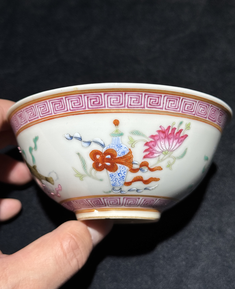 古玩陶瓷粉彩描金八寶紋小碗(老胎后加彩)拍賣,當前價格4800元