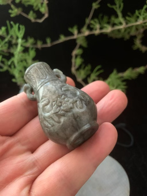 古玩玉器清代翡翠雕“花卉紋瓶”拍賣,當前價格19000元