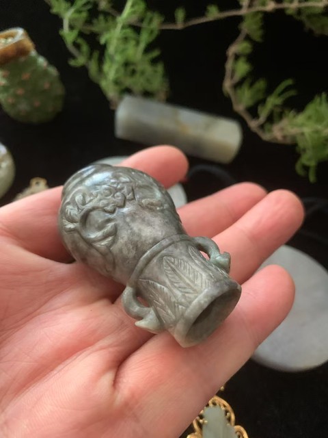 古玩玉器清代翡翠雕“花卉紋瓶”拍賣,當前價格19000元
