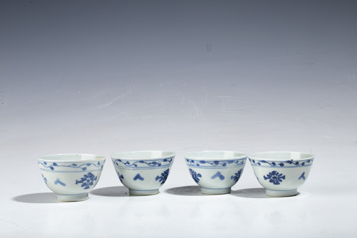 古玩陶瓷清中晚?青花花卉紋杯一組拍賣，當前價格8888元