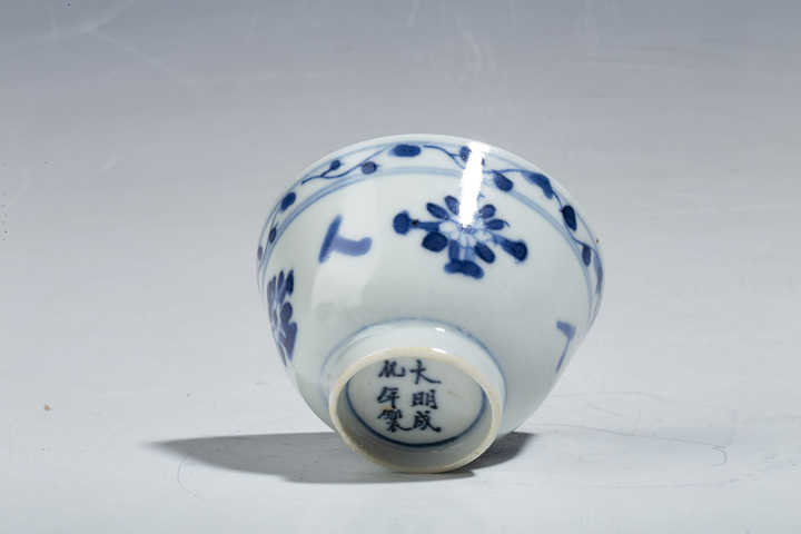 古玩陶瓷清中晚?青花花卉紋杯一組拍賣，當前價格8888元