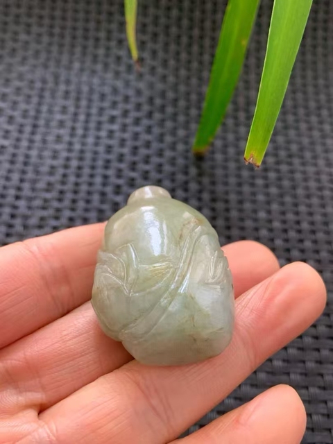 古玩玉器晚清天然翡翠雕“鼻煙壺”拍賣,當前價格4500元