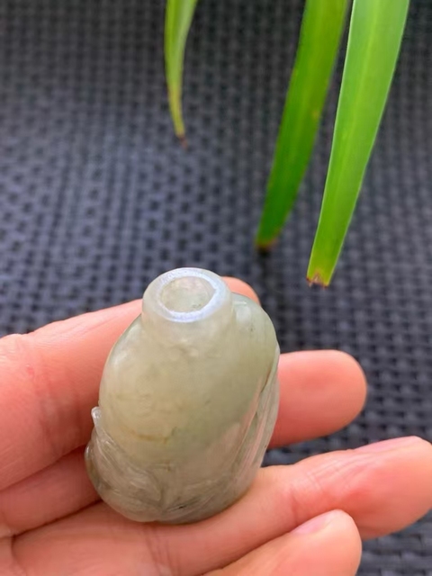 古玩玉器晚清天然翡翠雕“鼻煙壺”拍賣,當前價格4500元