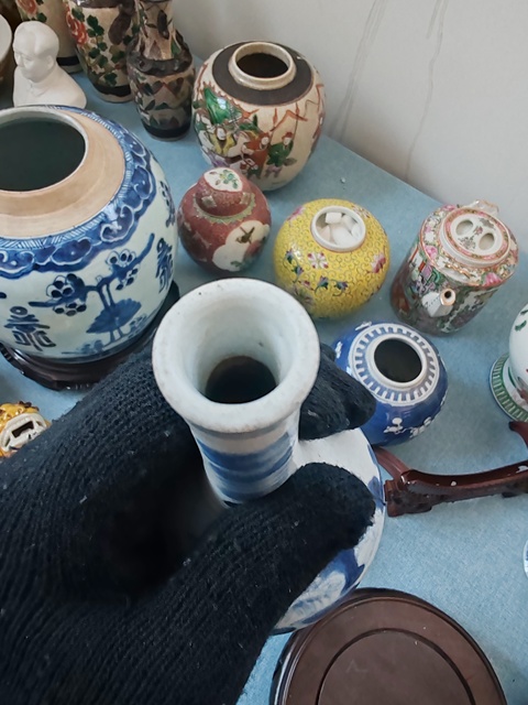 古玩陶瓷清中期青花山水紋膽瓶拍賣,當(dāng)前價格2280元