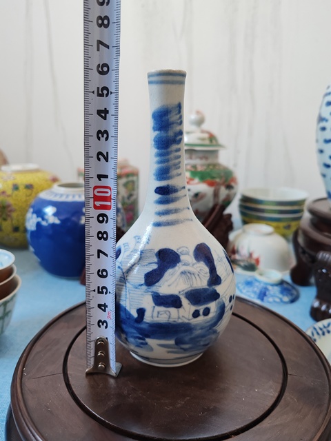 古玩陶瓷清中期青花山水紋膽瓶拍賣,當(dāng)前價格2280元