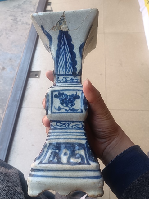 古玩陶瓷青花芭蕉紋四方花觚，當時仿古作品拍賣，當前價格5000元