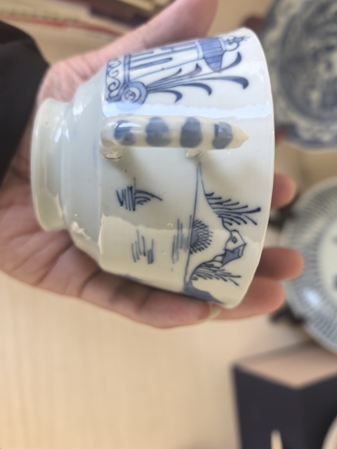 古玩陶瓷樓臺亭閣山水紋青花執杯拍賣，當前價格800元