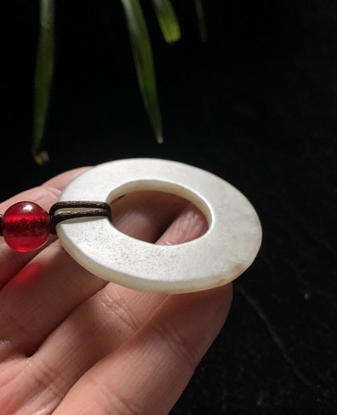 古玩玉器清代和田玉雕“素紋環(huán)”拍賣，當(dāng)前價(jià)格15000元