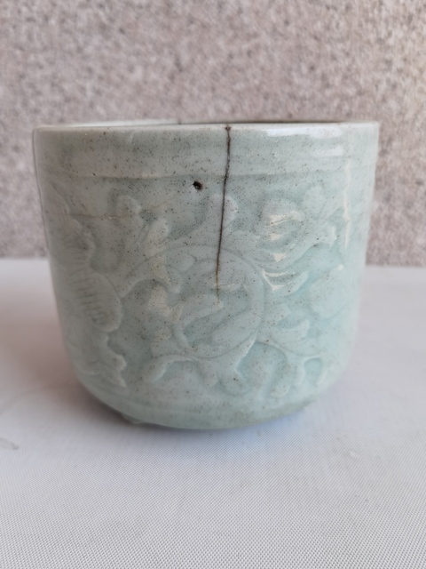 古玩陶瓷豆青釉刻花三足爐拍賣,當前價格398元