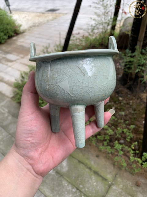 古玩陶瓷館藏級精品南宋龍泉青瓷鼎式爐拍賣，當前價格9998元