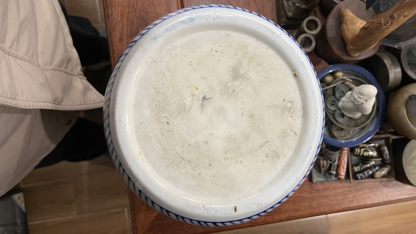 古玩陶瓷（帶保真卡）清代山水紋青花卷缸拍賣，當前價格999元