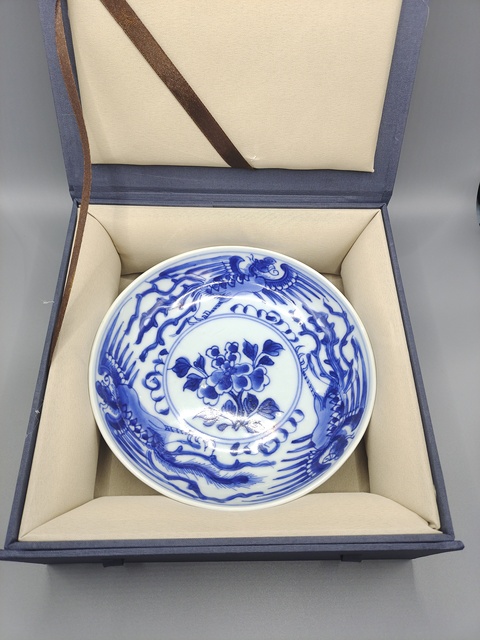 古玩陶瓷康熙翠毛藍(細路精品)?青花鳳穿牡丹圖賞盤拍賣,當前價格6000元