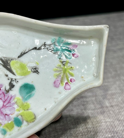 古玩陶瓷晚清淺降彩花鳥小角盤拍賣,當前價格560元