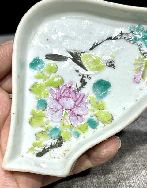 古玩陶瓷晚清淺降彩花鳥小角盤拍賣,當前價格560元