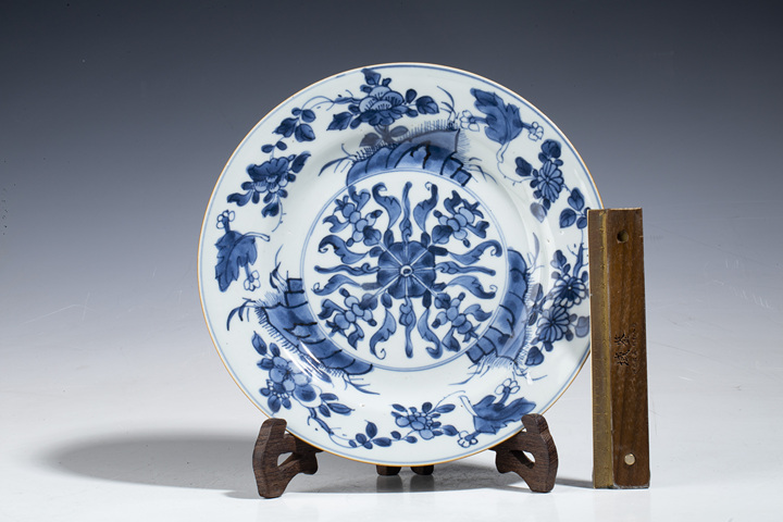 古玩陶瓷清康熙·青花花卉紋折沿盤拍賣，當(dāng)前價(jià)格1308元