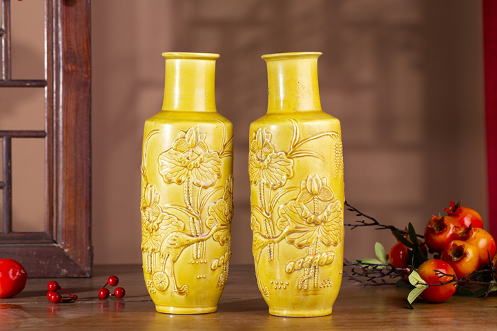 古玩陶瓷民國·黃釉模印一路連科紋棒槌瓶一對拍賣，當前價格5800元