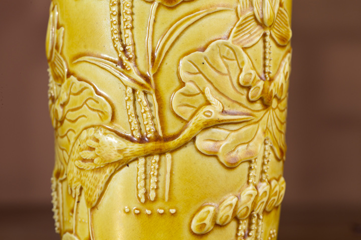 古玩陶瓷民國·黃釉模印一路連科紋棒槌瓶一對拍賣，當前價格5800元