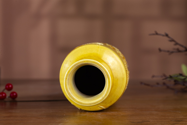 古玩陶瓷民國·黃釉模印一路連科紋棒槌瓶一對拍賣，當前價格5800元