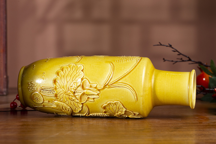古玩陶瓷民國·黃釉模印一路連科紋棒槌瓶一對拍賣，當前價格5800元