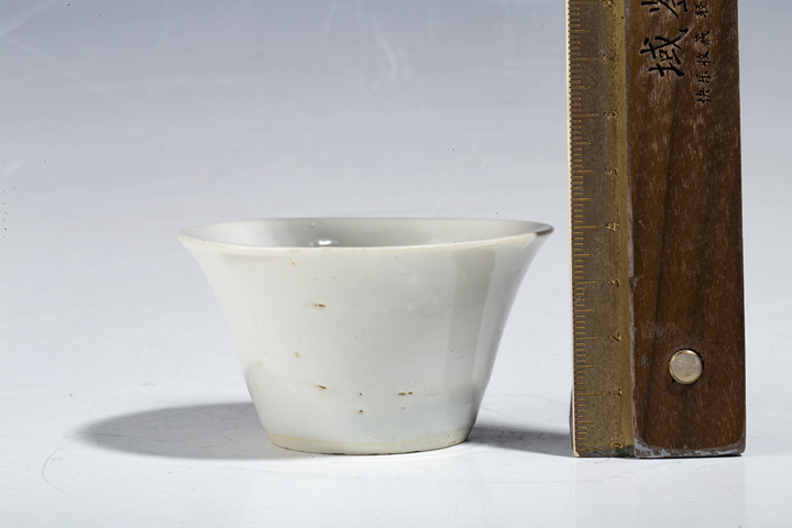 古玩陶瓷（優品）明末清初·白釉馬蹄杯拍賣，當前價格0元