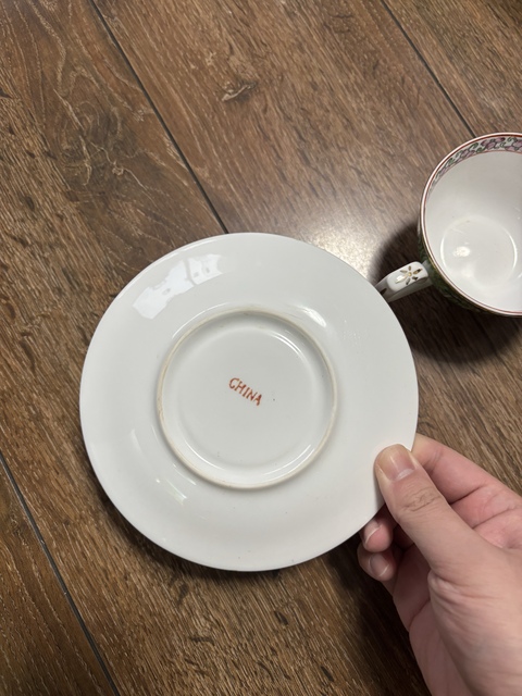 古玩陶瓷廣彩白菜紋杯碟拍賣,當前價格388元