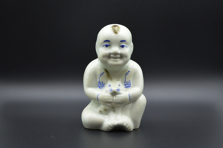 古玩陶瓷【特價】醴陵瓷塑人物童子拍賣,當前價格0元