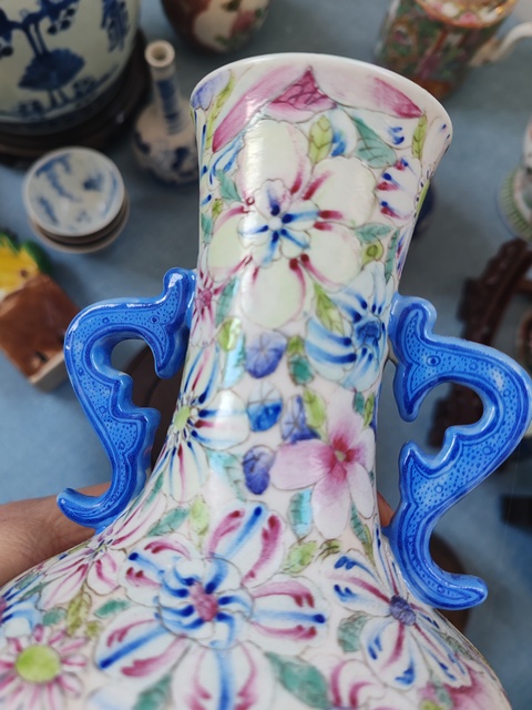古玩陶瓷民國時期粉彩百花紋雙耳瓶拍賣，當前價格3990元