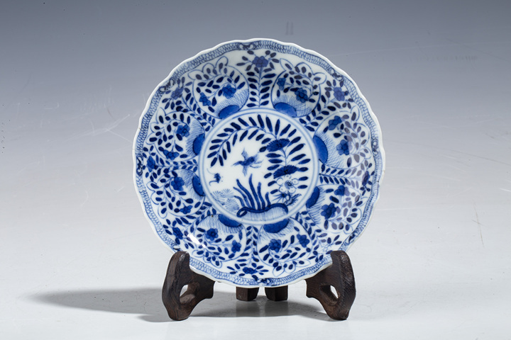 古玩陶瓷清光緒·青花洞石花鳥紋花口杯碟真品鑒賞圖