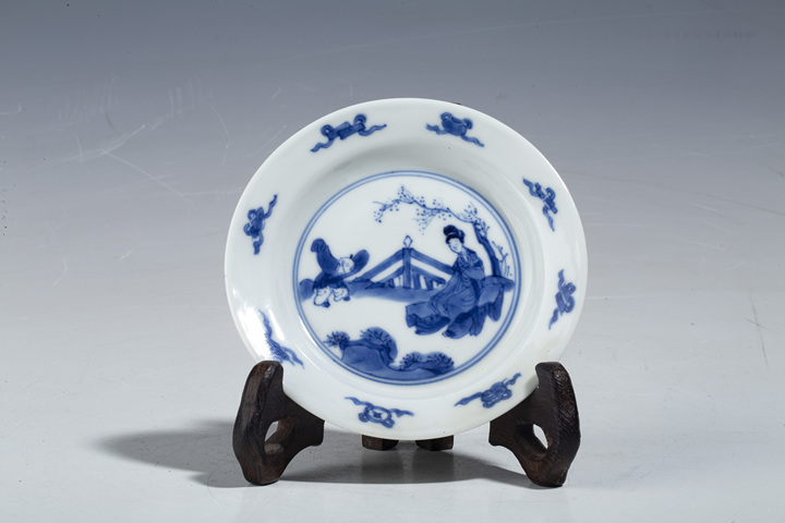 古玩陶瓷·青花三娘教子紋小碟拍賣，當前價格2680元