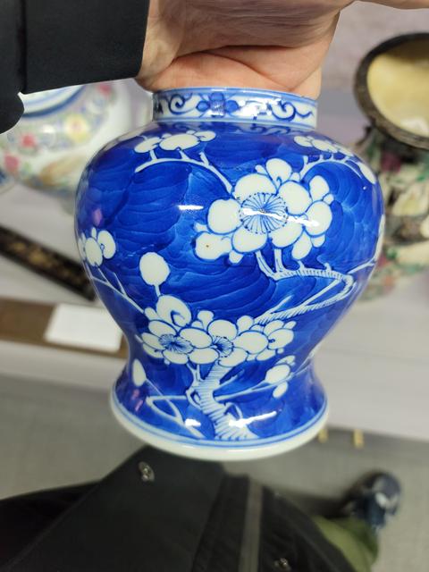 古玩陶瓷青花留白冰梅紋將軍罐拍賣,當前價格1680元