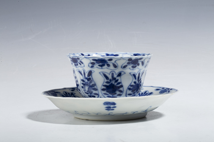 古玩陶瓷清光緒·青花花卉紋花口杯碟一套
拍賣，當前價格0元